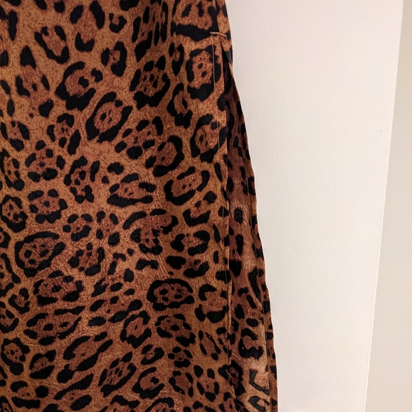 Calf-Length / Midi Leopard Print Skirt with Side Slits - Picture 6 of 6